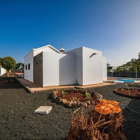 Agradable Y Familiar Con Piscina Casa Inima Villa Playa Blanca  Bagian luar foto