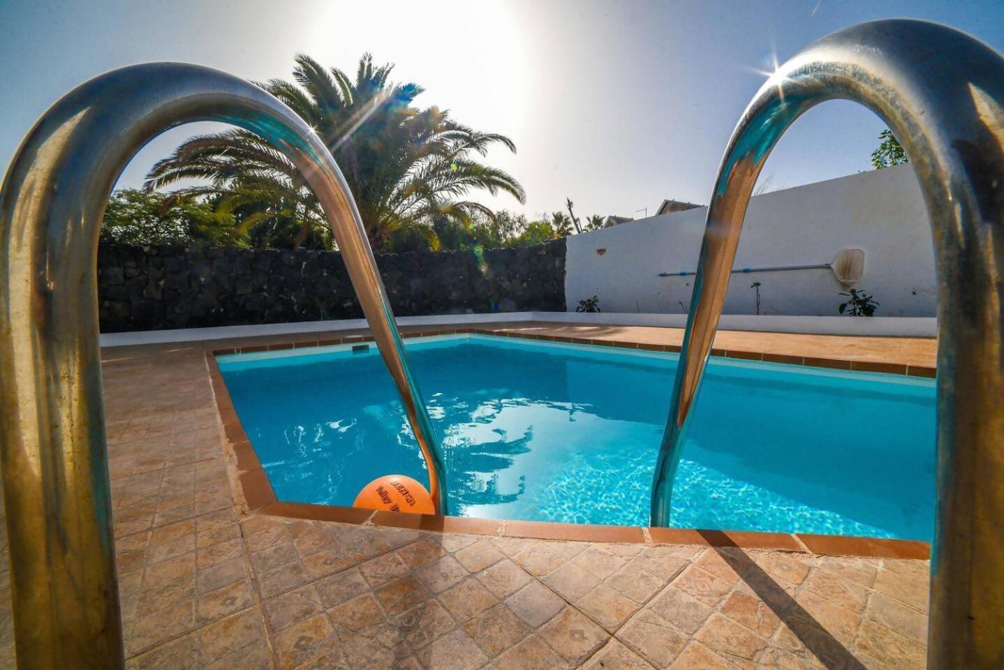 Agradable Y Familiar Con Piscina Casa Inima Villa Playa Blanca  Bagian luar foto