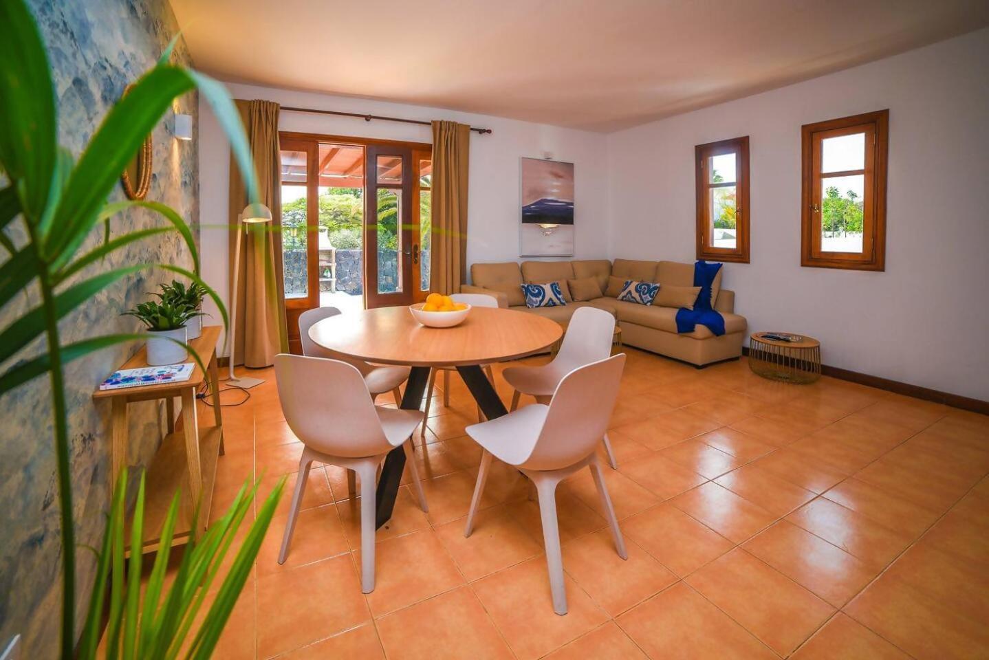 Agradable Y Familiar Con Piscina Casa Inima Villa Playa Blanca  Bagian luar foto